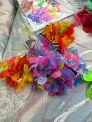 LUAU PARTY DECO – 100+ PCS PARROT,UTENSILS,LEIS,BRACELETS,STIRRERS,FLAMINGO -NEW