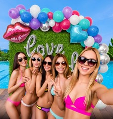 95 Piece Tropical Bachelorette Party Decorations Kit, Aloha, Bridal Shower