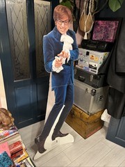Austin Powers Cardboard Cutout – 185 cm, Freestanding Life-size Standee 1998