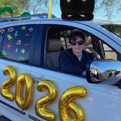 37 Pcs Graduation Car Decoration Kit – Inflatable Cap, Gold Foil Balloons, Marke