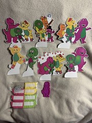 BARNEY Vintage Cookie Cutter And Honeycomb Pom Pom Nostalgia 90s Party Wilton