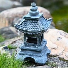 Solar Garden Statue Lantern Outdoor Light for Home Yard Landscape Decoration