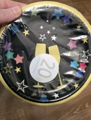 NYE Paper Plates 20 Party Gear New Years Eve Fun & Two Noise Makers