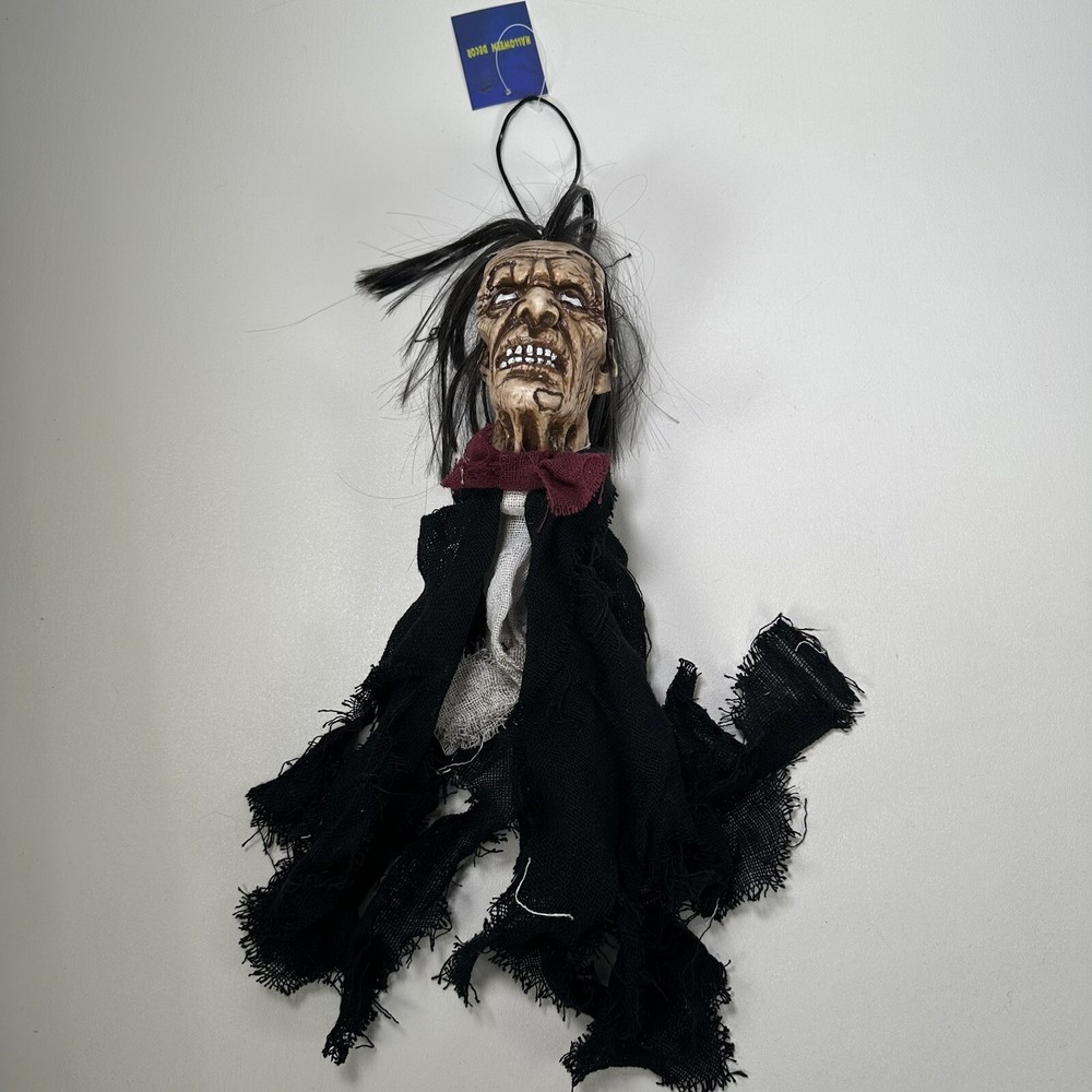 Morris Costumes Hanging Head With Bow-Tie in Pain 20in Hanging Decoration