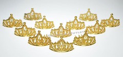 12 PRINCESS GOLD CROWNS MINI PLASTIC TIARA PRINCESS BIRTHDAY FAVORS RECUERDOS