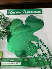 NICE & NEW Lot of St Patrick’s Day Party Decorations, Pins ect SHIPS FREE