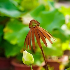 Bronze Rusted Echinacea Garden Stake Metal Art for Lawn and Flower Beds