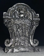 2 pcs Miniature Tombstone Gravestone for Halloween Decor