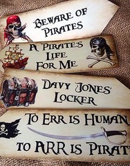Set of 4 Pirate Skull & Crossbones Party Decoration Arrows Signs