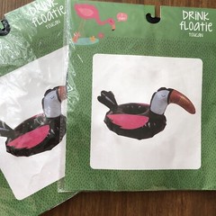 Toucan party deco decorations tropical birds luau string lights napkins banner