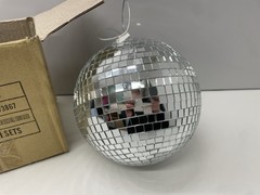 HANGING SILVER DISCO BALL – 15 CM – VGC