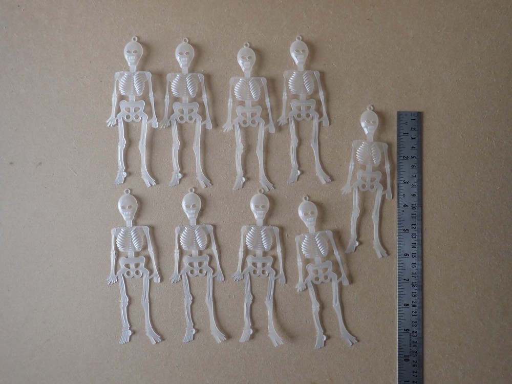 9 x 6″ tall glow in the dark skeletons (B197)