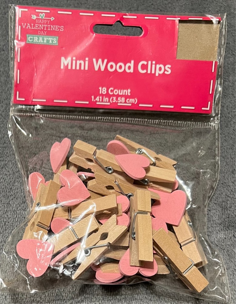 18 Count Valentine’s Day Mini Wood Clips Heart Love 1.41″ Craft Decor Valentines