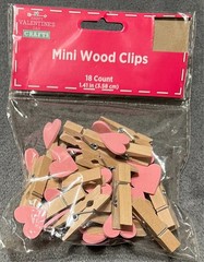 18 Count Valentine’s Day Mini Wood Clips Heart Love 1.41″ Craft Decor Valentines
