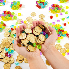 288 Pcs Pirate Gold Coins & Gems Playset 144 Coins + 144 Jewels Party Favors Kit