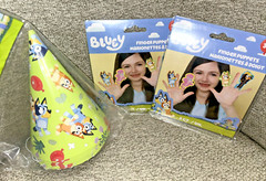 BLUEY PARTY HATS AND FINGER PUPPETS LOT OF 3 -BIRTHDAY – PARTY – BLUEY – NEW