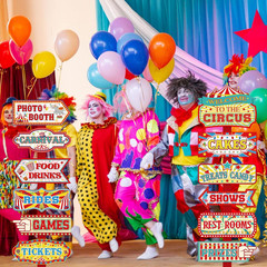 24 Pieces Carnival Decorations Circus Party Directional Sign Welcome to the Circ