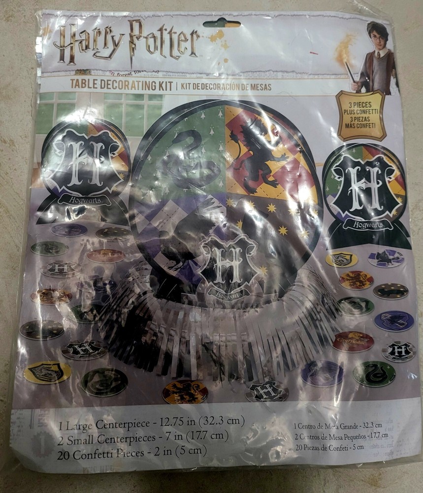 Harry Potter Table Decorating Kit. Includes 1 L &2 S CenterpieceS & 20 Confetti
