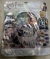 Harry Potter Table Decorating Kit. Includes 1 L &2 S CenterpieceS & 20 Confetti