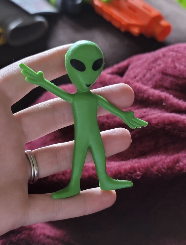 6 Green Alien Bendable UFO Action Figure Outer Space Rubber Craft Child Toy Set