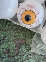 NEW 36 Eyeball Plastic Party Fun Beer Pong Halloween Eyeballs Red Blue Yellow