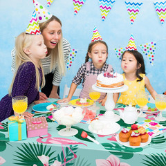 Luau Party Decorations – Plastic Tablecloth for Tropical Party Decorations | Haw