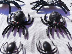 20 Fake Realistic Spider Insect Model Joke Prank Scary Prop Halloween Toy Horror