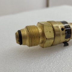 WEST WINDS Helium gas balloon inflator/regulator Rubber nozzle tilt valve
