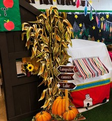 Life-Size 70″H Corn Stalks & Pumpkins Image Cardboard Stand-Up Party Decor #129