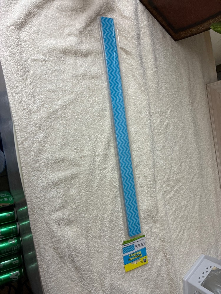 Teacher Created Resources Magnetic Straight Border 1.5″ x 24′ Aqua Chevron