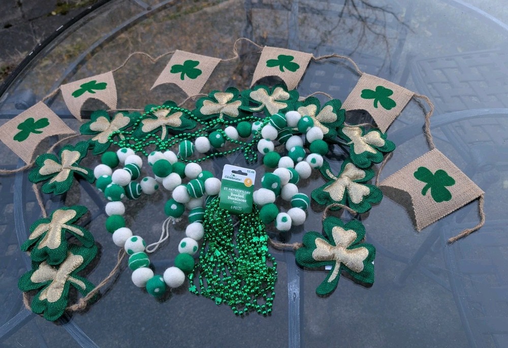 LOT ST PATRICK’S PARTY BANNERS GARLAND SHAMROCKS CLOVERLEAFS DECOR NECKLACES