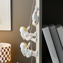 XGZY Climbing Astronaut Wall Decor: 3 Pcs Astronaut Figurine Hanging Decorati…