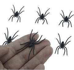 200 PCS Plastic Spiders Realistic Spiders Halloween Prank Props Decorations