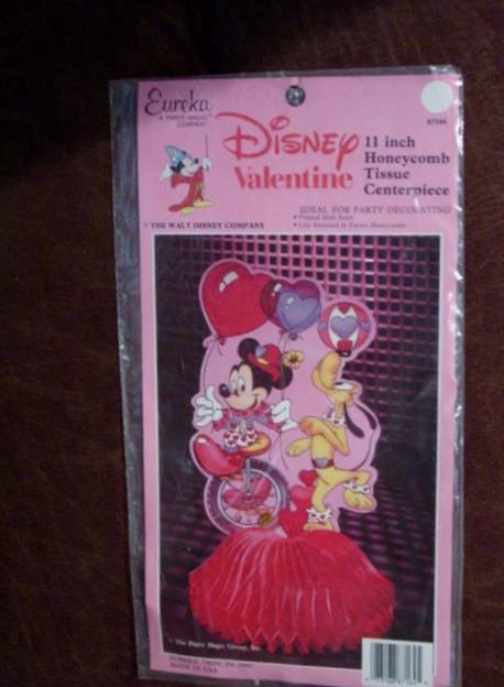 Vintage RARE Eureka – MICKEY Disney VALENTINE HONEYCOMB 11″ In Table Centerpiece