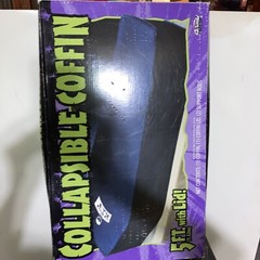 Fun World R.I.P. Collapsible Coffin 5 ft Instantly assembles￼ Decoration Prop
