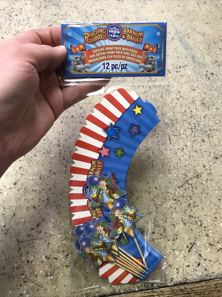Ringling Bros 12 Pieces Cupcake Wrap and Picks Clowns New Sealed – Fast Shipping