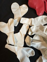 98 Heart shaped balloons 10″ & 12″ Latex Balloons In Red, White & Clear Filled