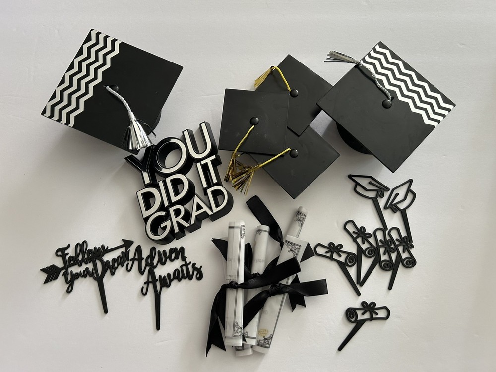 Graduation Party / Cake Decorations Supplies Bundle Table Cake Decor