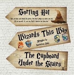 6 School of Magic Wizards Party Decoration Arrow Signs