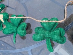 LOT ST PATRICK’S PARTY BANNERS GARLAND SHAMROCKS CLOVERLEAFS DECOR NECKLACES