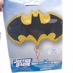 Batman Giant 5pc Scene Setter Kit W/9 Photo Props 30inch Balloon And Party Game
