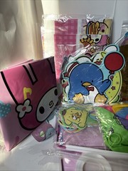Kawaii Hello Kitty Party Decor Kit Tablecloth, Balloons, Cupcake Pics, Backdrop