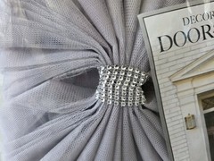 GREY DECORATIVE DOOR BOW – HOME / CHRISTMAS / HOLIDAY / XMAS GIFT / DECORATION