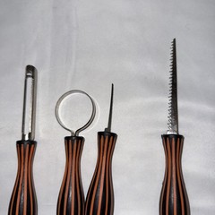 Pumpkin Jack-O-Lantern Carving Tools 4 Piece Metal & Plastic w Case Halloween