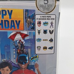 Batman Giant 5pc Scene Setter Kit W/9 Photo Props 30inch Balloon And Party Game
