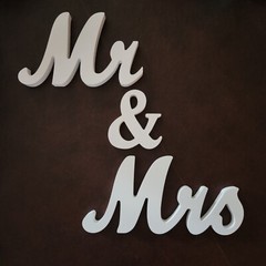 Mr and Mrs Signs Wedding Table Decorations Wood Freestanding White – GIFT!