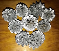 12 PCS Silver Painted Australian Natural Pine Cones 3-5 Cm ALL SEASONS