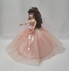 18” Quinceañera Last Doll with Umbrella Dress Stand – Última Muñeca Mis Quinc…