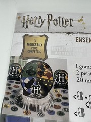 Harry Potter Table Decorating Kit Hogwarts Houses Centerpiece NEW OLD STOCK