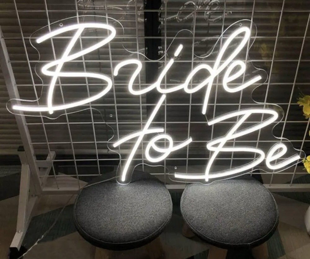 Bride to Be neon Light-Up Sign, White Wedding Party Decoration Sign